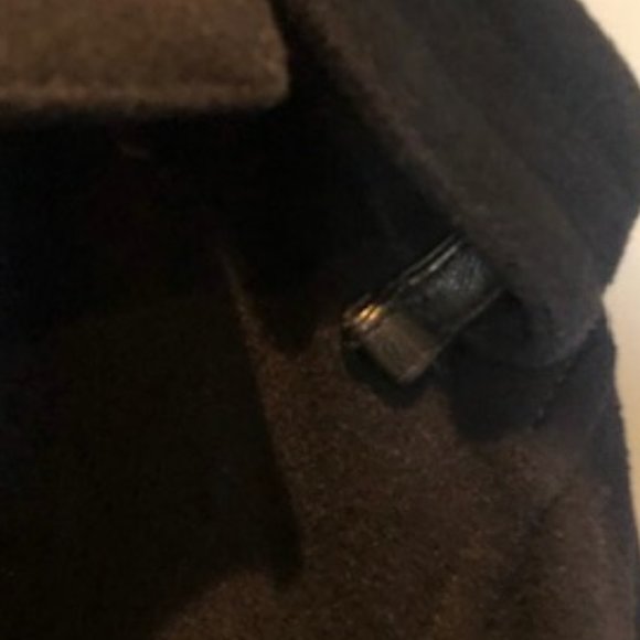 Great Wool Trenchcoat with Leather Accents - Picture 5 of 10